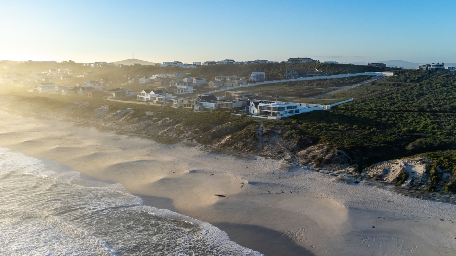 6 Bedroom Property for Sale in Yzerfontein Western Cape